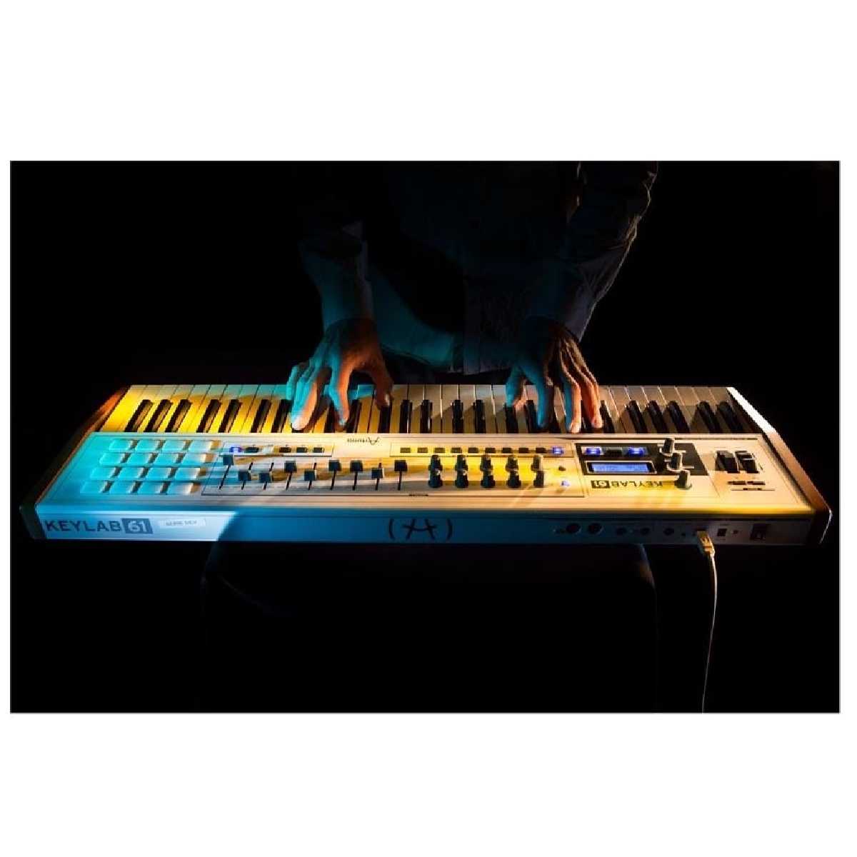 Миди-клавиатура ARTURIA KeyLab 61 + BTWG + MiniV (комплект)