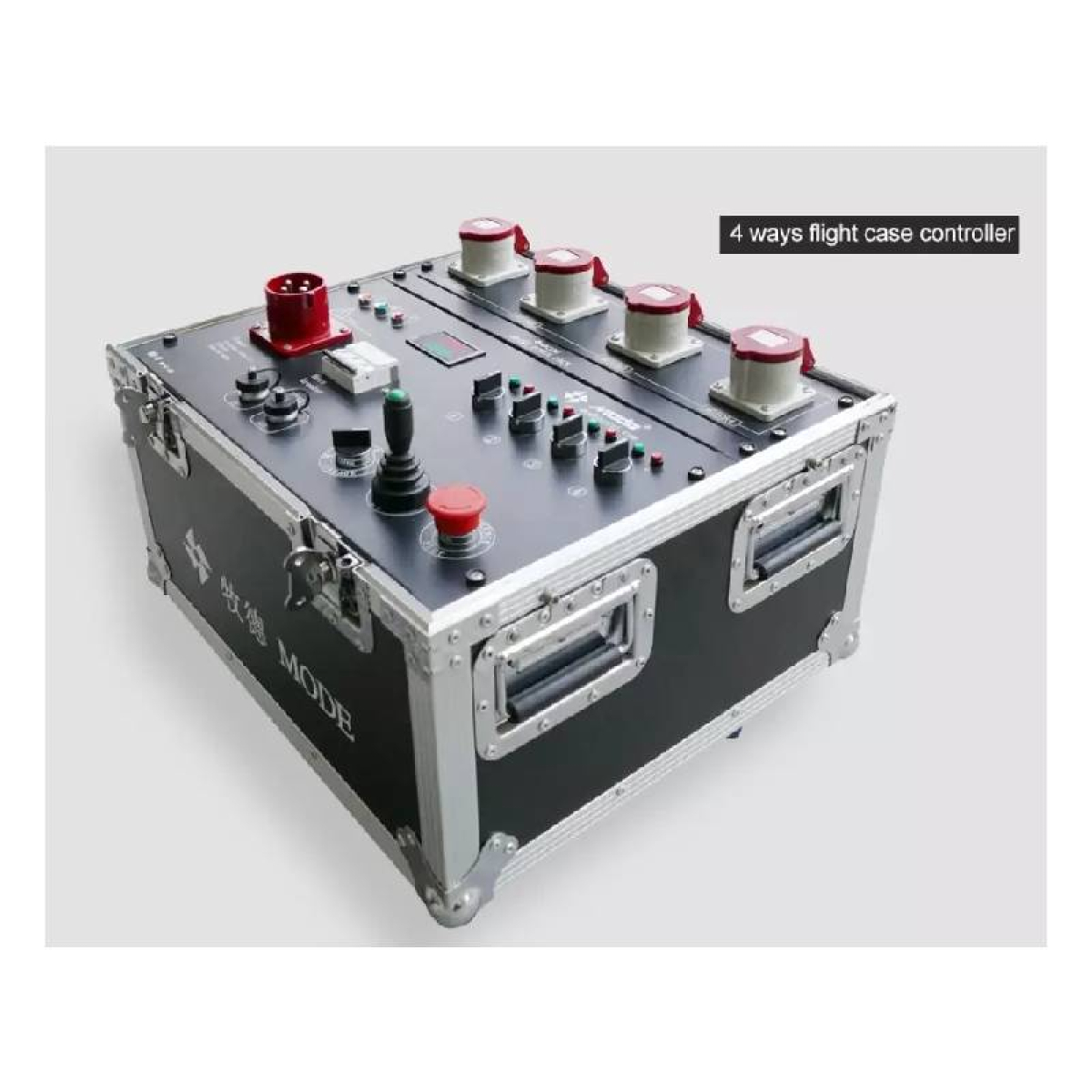 Груповий контролер у кейсі Mode-4W-case на чотири електричні лебідки Mode-611