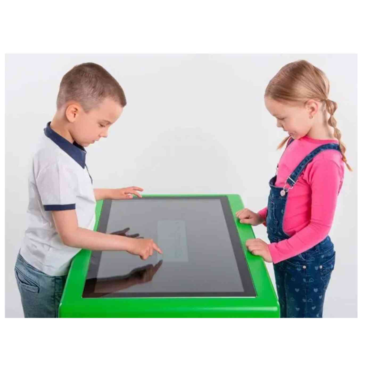 Интерактивный стол INTBOARD ZABAVA 32" (синий, зеленый, красный, желтый)