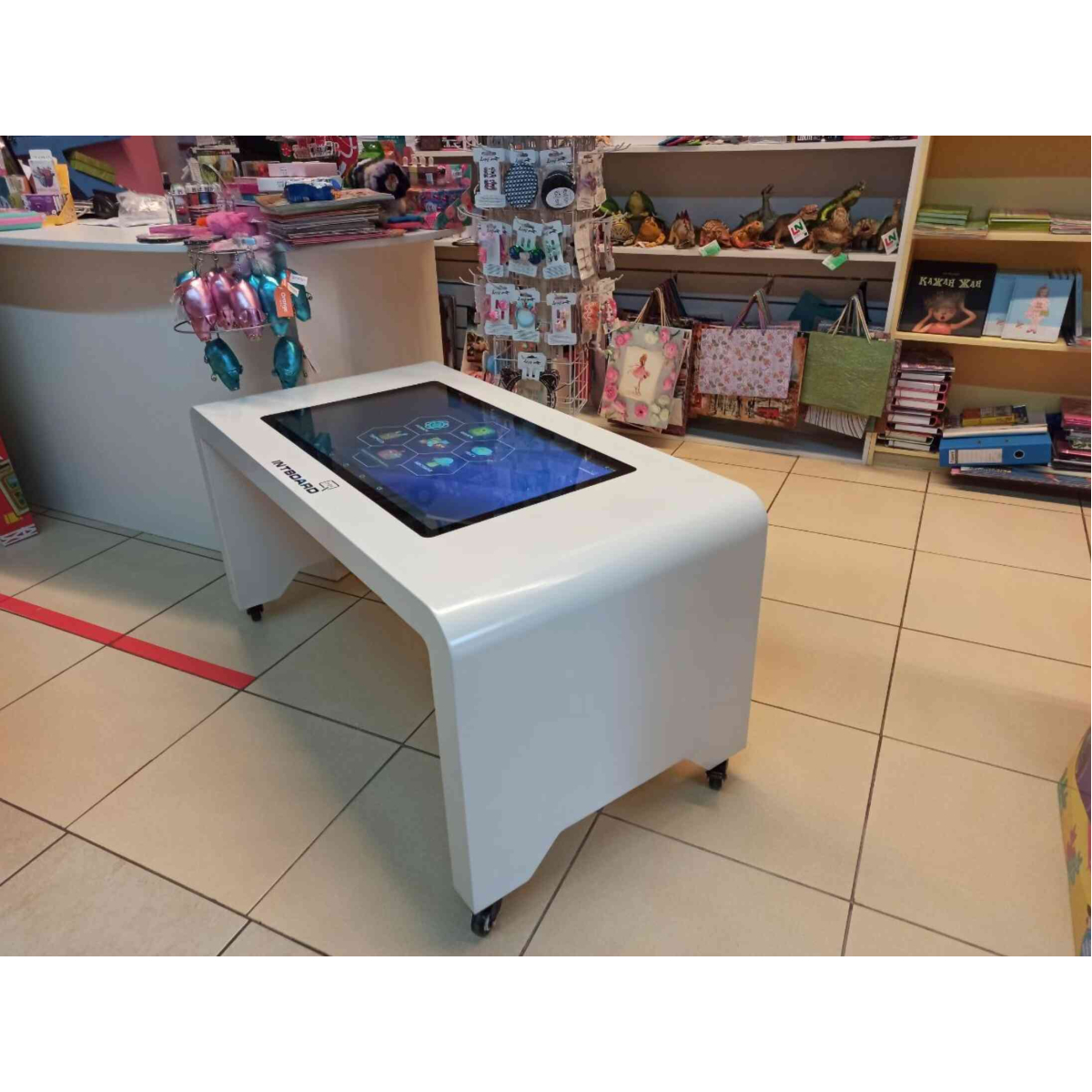 Интерактивный стол INTBOARD STYLE 32" white MTK8788/8 Gb RAM/128 Gb ROM Android 12