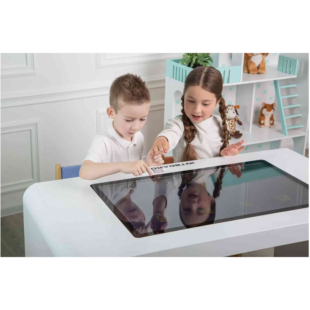 Інтерактивний стіл INTBOARD STYLE 43" white з 4core CPU/8Gb RAM/128Gb ROM Android 11