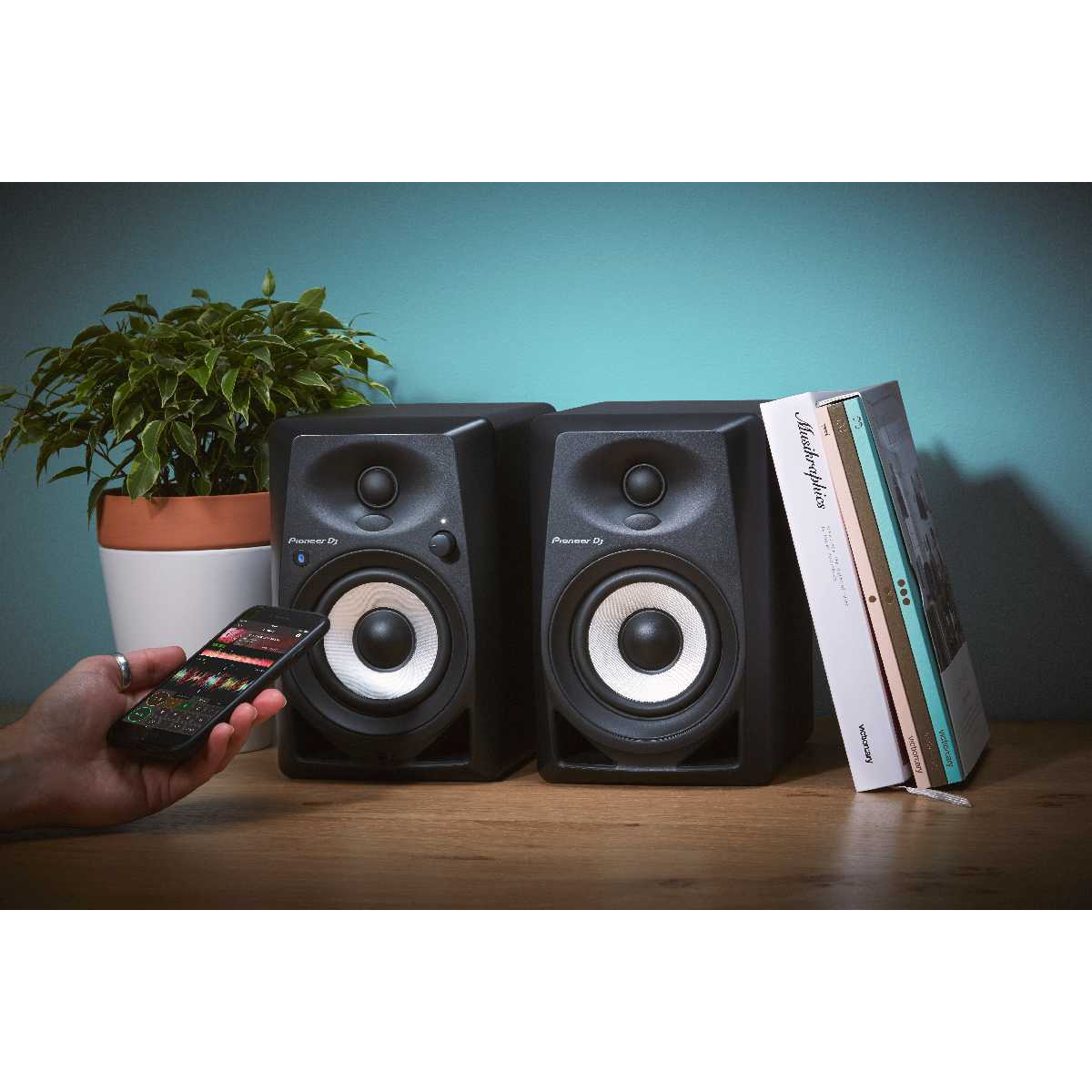 Активний монітор Pioneer DM-40BT