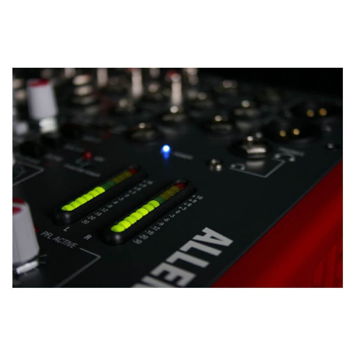 Аналоговий мікшер Allen Heath ZED-18