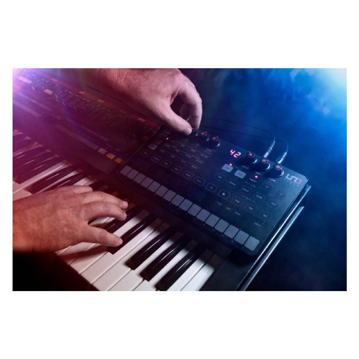 IK MULTIMEDIA UNO Synth