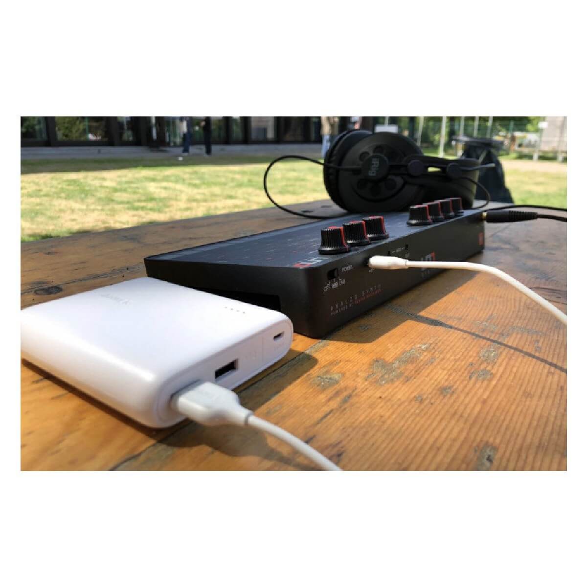 IK MULTIMEDIA UNO Synth