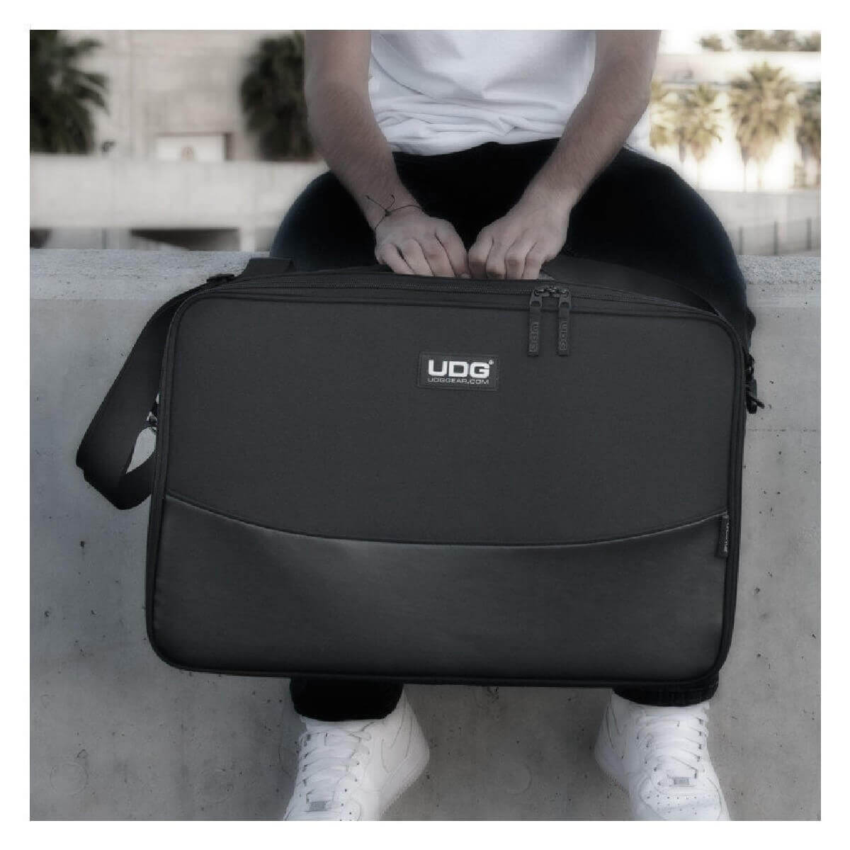 UDG Urbanite MIDI Controller Sleeve Medium