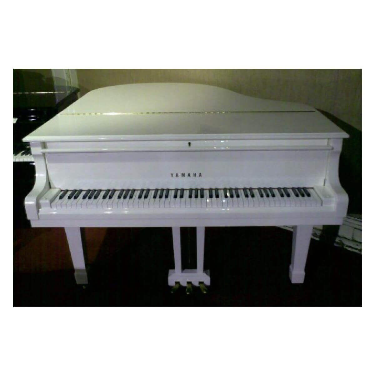 YAMAHA C1 (PWH)